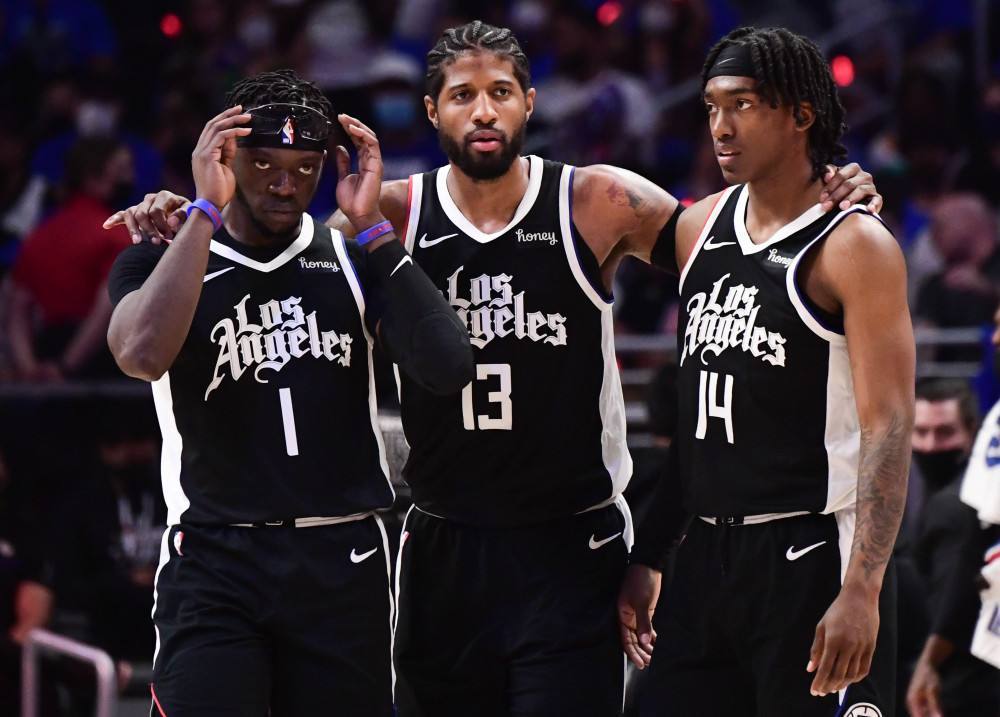 自吉鲁以来，姆巴佩是首位欧冠上演大四喜的法国球员（姆巴佩成为继吉鲁之后首位在欧冠上演大四喜的法国球员）