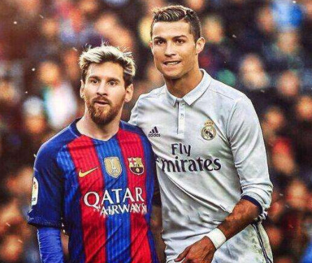 长春亚泰队启程出征青岛时，球迷用歌声为将士们送行（长春亚泰启程赴青岛，球迷以歌相送）