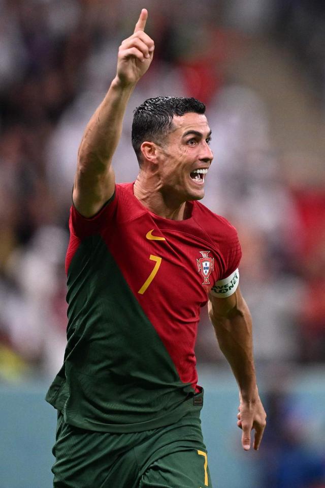 C罗致敬帕特里西奥：感谢你所做的一切，你将名垂青史（C罗向帕特里西奥致意：感谢所有付出，你的名字必将载入史册）