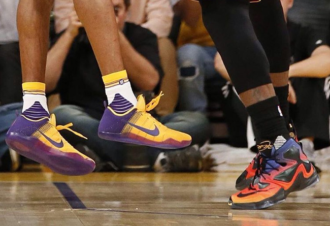 U22国足力克韩国U22，球迷在球员谢场时高喊“雄起”（U22国足力挫韩国U22，谢场之际看台齐喊“雄起”）