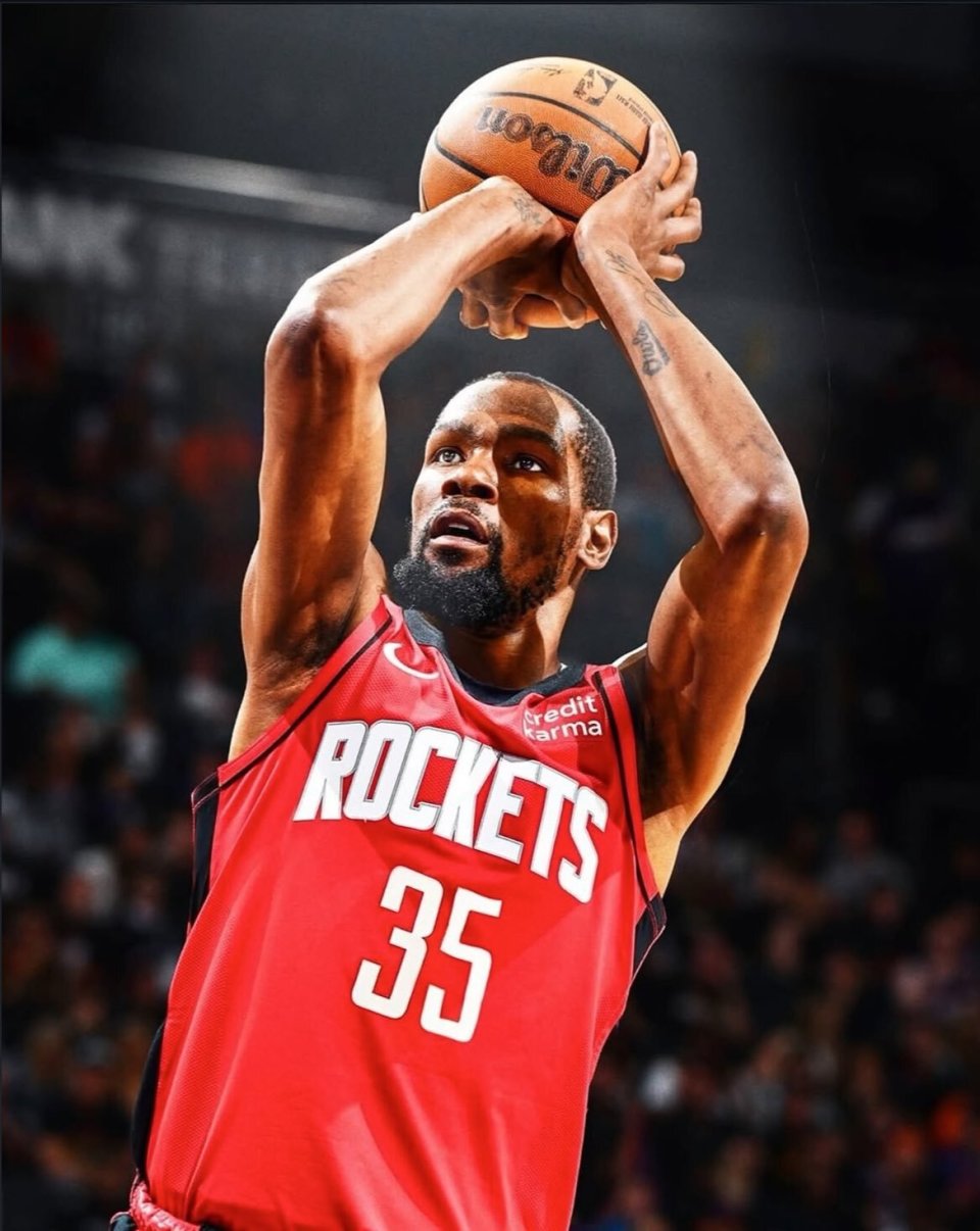 图片报：基米希因脚踝问题无法完整参加训练，本轮可能当替补（图片报：基米希脚踝不适仅部分合练，本轮或先任替补）