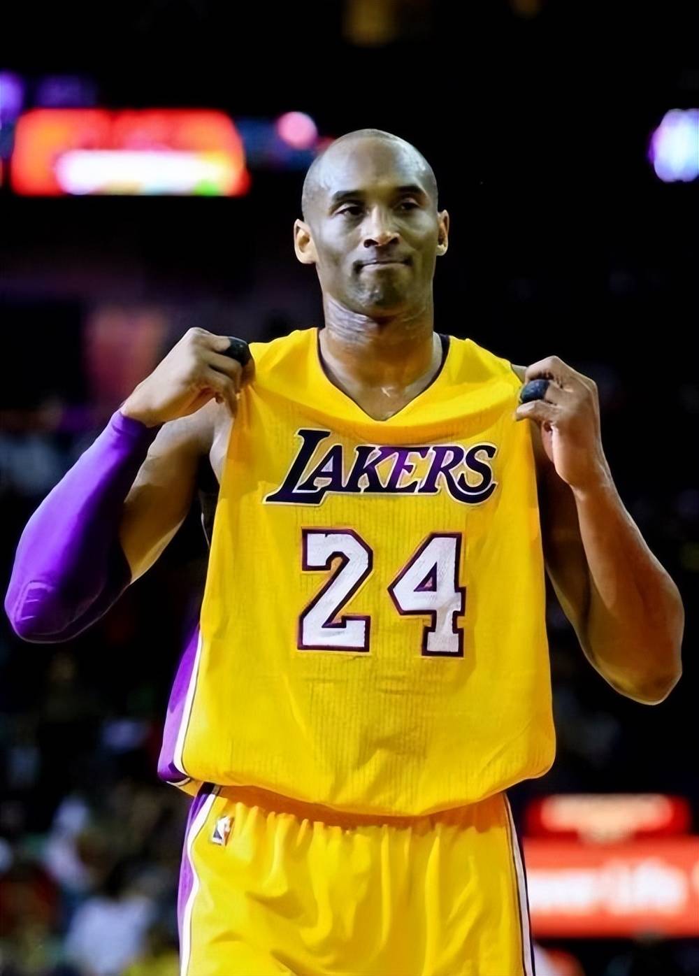 掘金约基奇豪取三双助球队连胜（约基奇三双发威，掘金延续连胜）