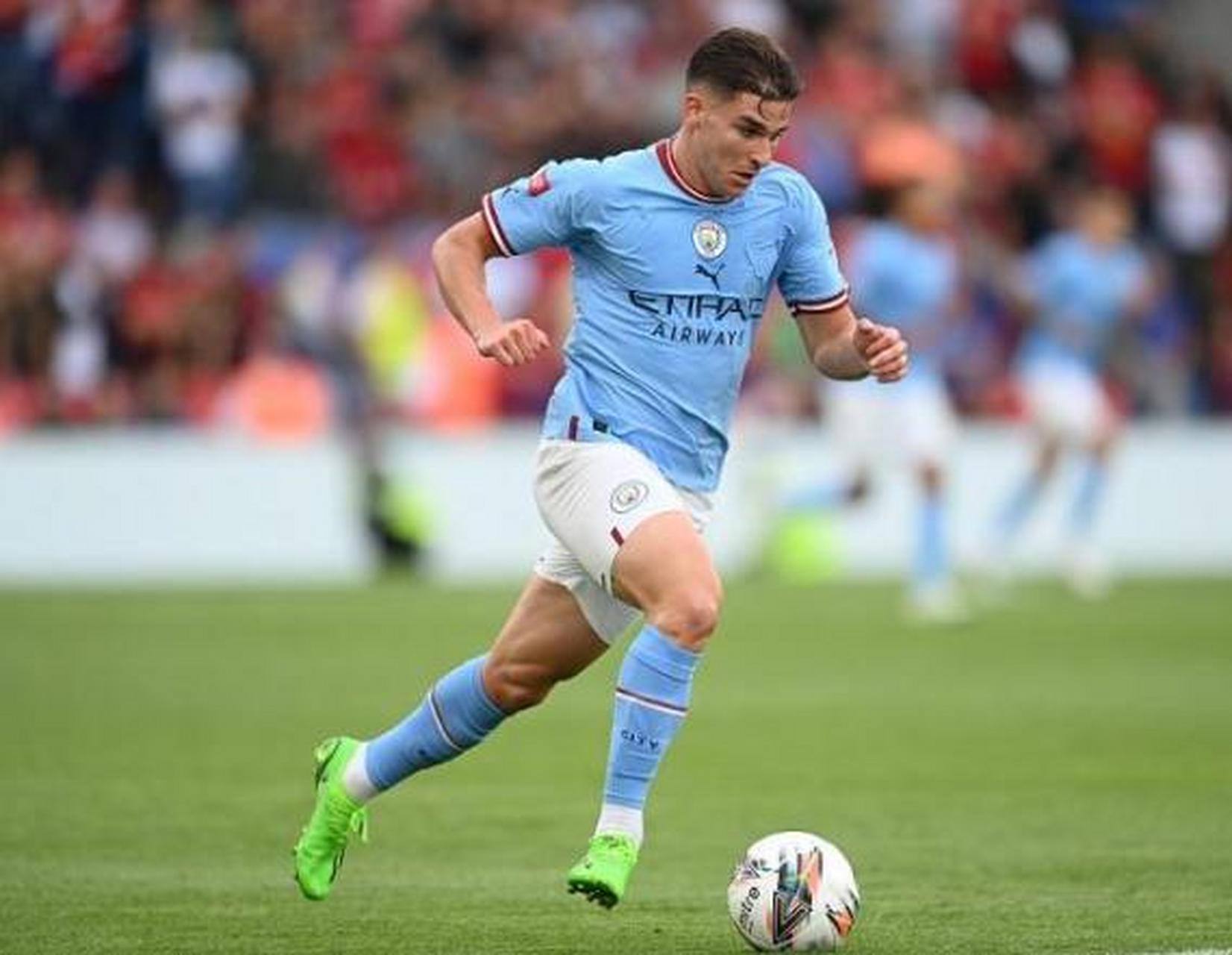 米兰客场挑战都灵队，意甲第14轮凌晨开战（意甲第14轮凌晨打响：米兰客场对阵都灵）