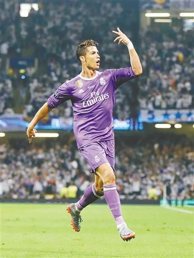 球队把对手三分线完全锁死（球队彻底封锁对手三分火力）