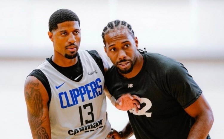 足球转会市场最新动态及趋势（足坛转会风向与趋势观察）