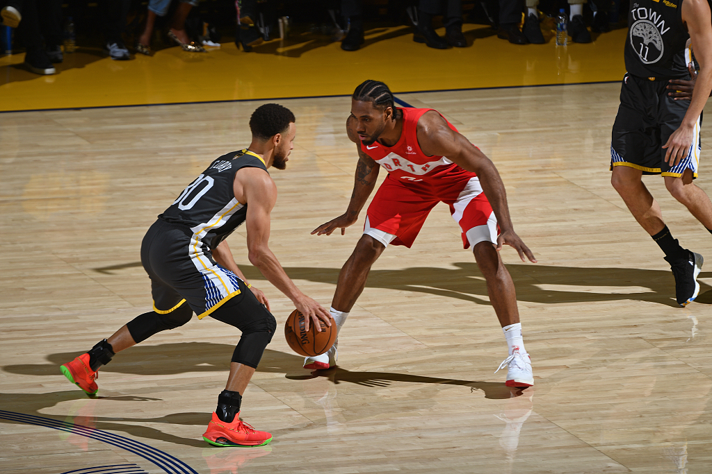 不在伤病名单！此前缺席14场的伊森将在今天的比赛中复出（伊森已脱离伤病名单，缺席14场后今日迎来复出）