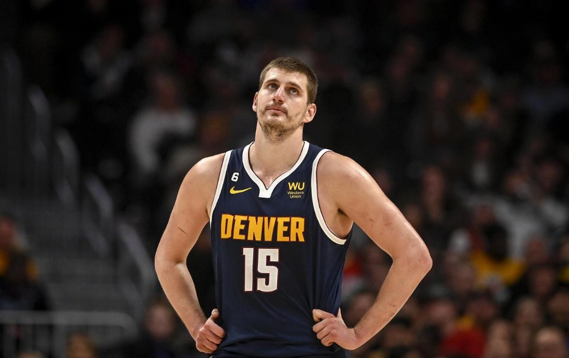 狼队vs曼联前瞻：红魔迎来送分题 客场擒狼可从第12升至第6（狼队对阵曼联前瞻 红魔客场争胜 有望从第12升至第6）