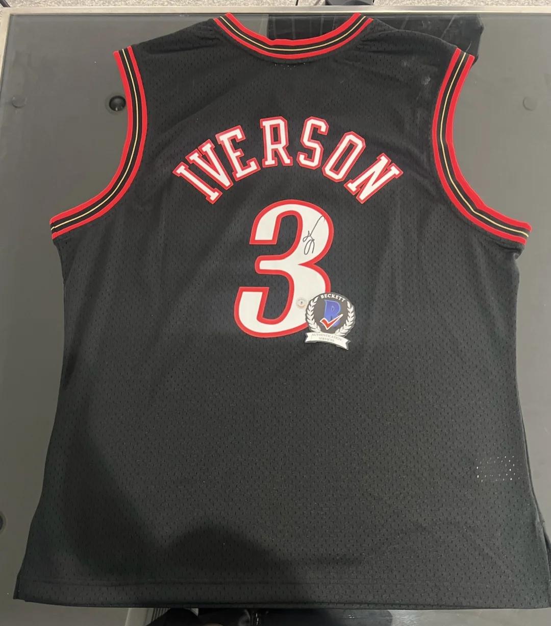 约基奇半场爆发，展现全能实力（约基奇半场发力，全能身手尽显）