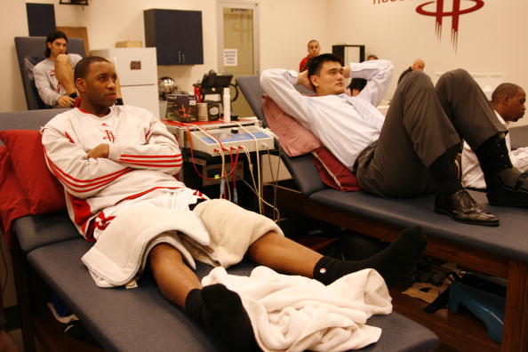 这次封盖把球迷都吓傻了（这一记大帽惊呆了全场球迷）