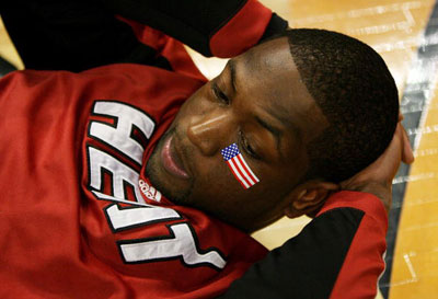 博斯克：在皇马执教比其他球队更容易；西班牙明年有能力捧杯（博斯克称执教皇马更轻松，西班牙明年具备夺冠实力）