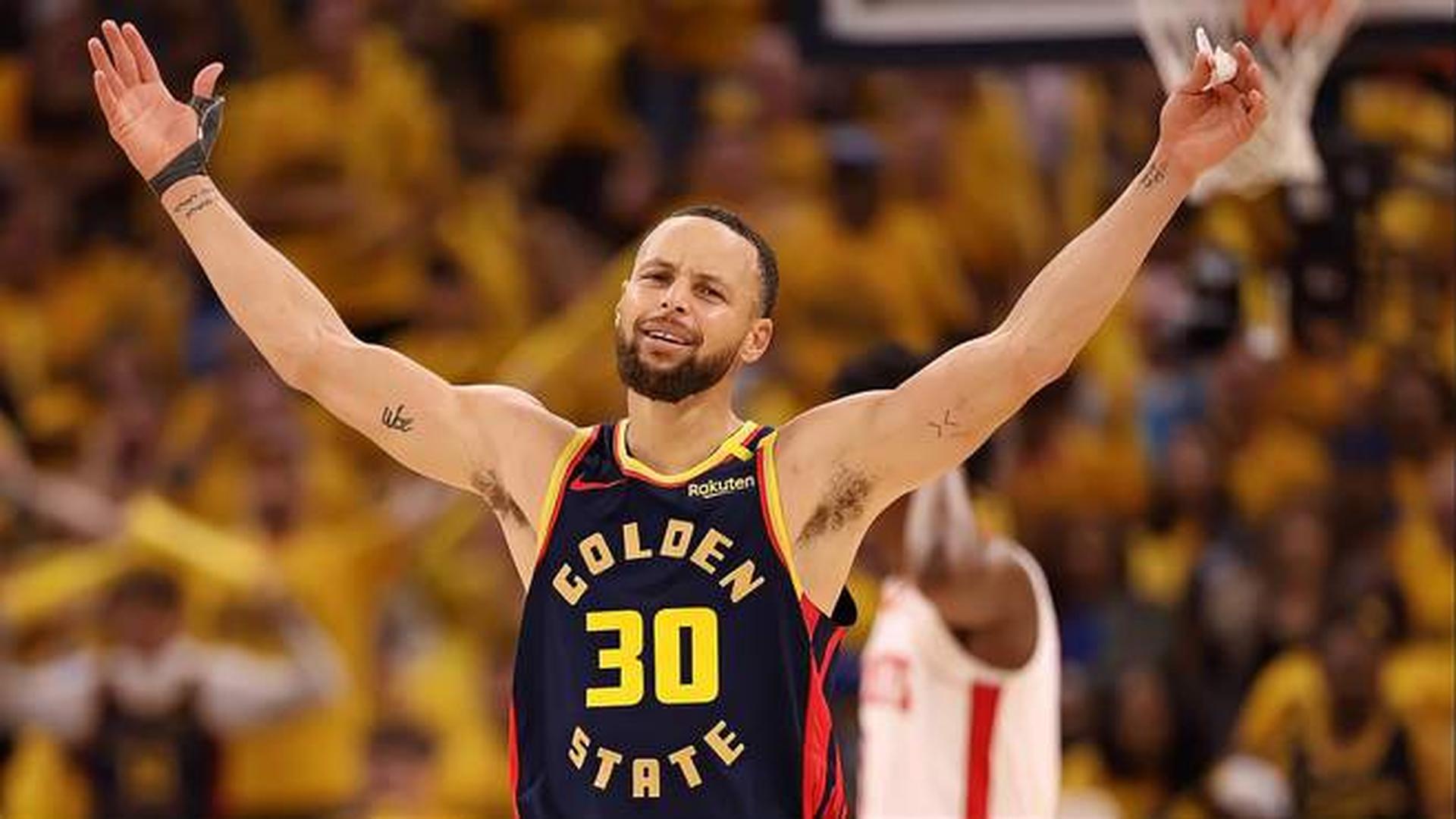 足球欧冠淘汰赛再次出现争议红牌（欧冠淘汰赛再现争议红牌）