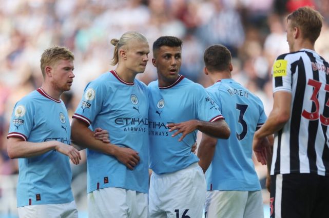 替补球员上场即改变比赛节奏（替补登场瞬间改写比赛节奏）