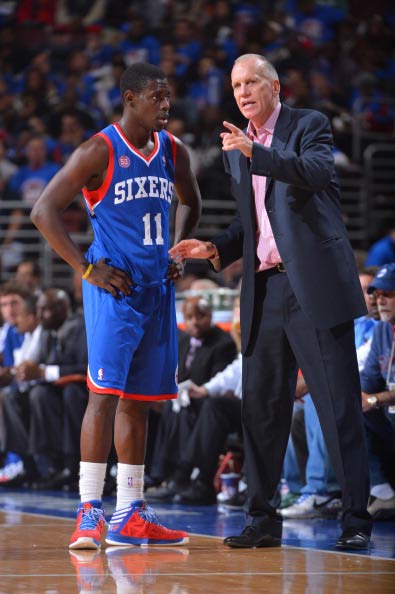 战绩不佳！杨鸣常规赛近4次挑战广厦主场0胜4负（杨鸣常规赛近四次客战广厦吞四连败）