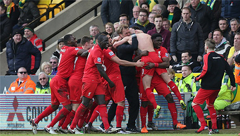 开始北伐！曼联在客场以4比1轻取狼队，3轮不败后升第6（北上征途开启！曼联客场4-1胜狼队，三轮不败升至第六）