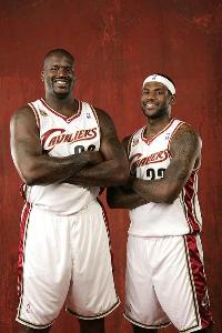 立大功！杨瀚森造埃迪第5次犯规，后者被换下（关键一幕！杨瀚森造成埃迪第5次犯规，埃迪随即被换下）