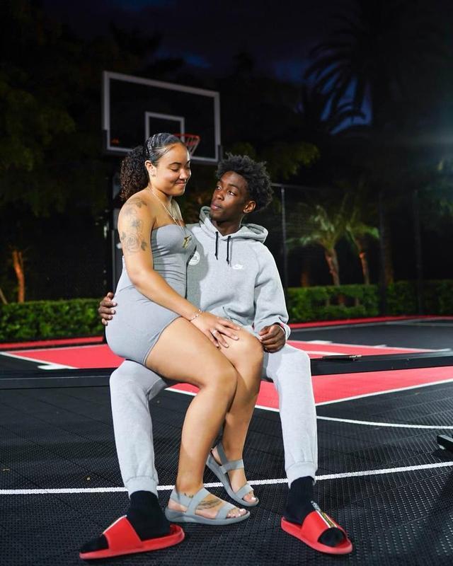 C罗进入国家队后葡萄牙12届大赛全勤，此前总共仅参加6届大赛（C罗入队后葡萄牙12届大赛无缺席，此前历史仅6次参赛）