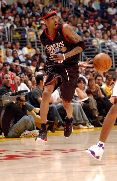 回忆杀！维埃里社媒晒照，大罗、巴乔、狼王等巨星聚餐（回忆满满！维埃里社媒晒合影：大罗、巴乔与狼王等传奇同桌聚餐）