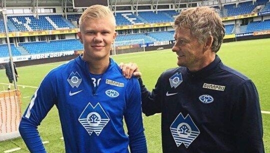 理疗师：DV9的伤和丁丁、卢卡库类似，可能需要3到5个月恢复（理疗师：DV9伤情类似丁丁、卢卡库，预计3至5个月康复）