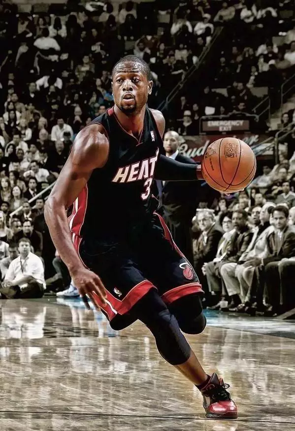 钟义浩：离冠军奖杯就那么近，现在还是难以平复自己的心情（钟义浩：冠军近在咫尺，如今仍难以平复心绪）