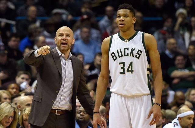 陈培东关键时刻发挥神勇，广厦队展现顽强斗志（陈培东关键时刻神勇发威，广厦队顽强拼搏）