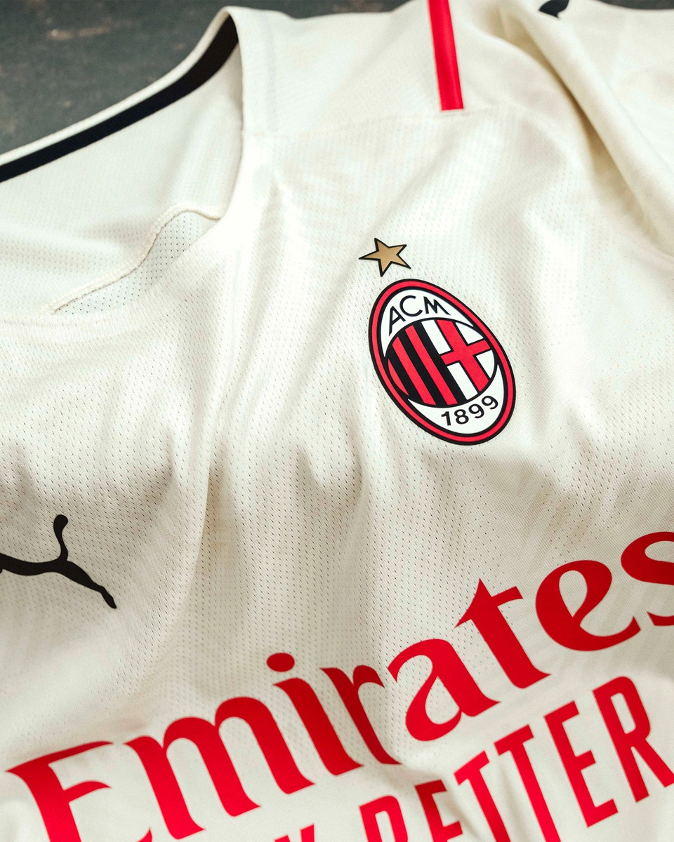 罗德里戈欧冠对曼城打入5球，仅次于梅西、姆巴佩、本泽马（欧冠战曼城斩获5球，罗德里戈此项数据仅逊梅西、姆巴佩、本泽马）