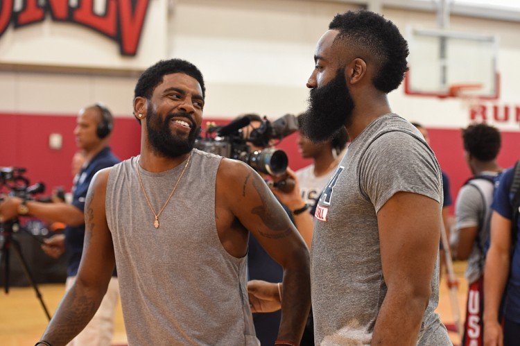 一己之力抹平分差！奎因第三节6中6狂轰21分5助攻（奎因第三节神勇6投6中，独取21分5助攻，力挽狂澜追平分差）